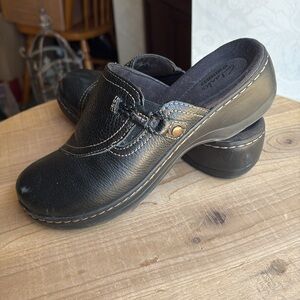 Ladies Clarks Black Leather Mules